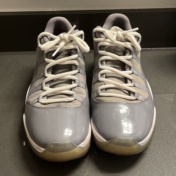 2017 Air Jordan release of Low Cool Grey 11s - Picture 2 of 6